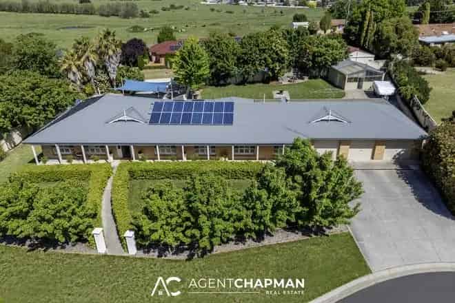 House For Sale , 6, Kerr Place, Bathurst, New South Wales