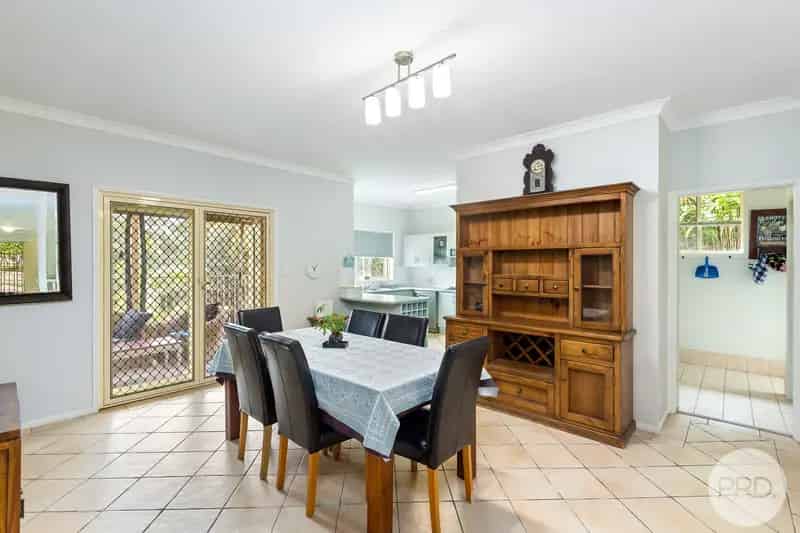 Red Hot Value Not To Be Missed! Beautiful Family Home...