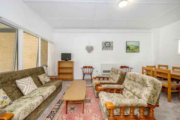 Buy Apartment in Melbourne Well Presented 1 Room with Secure Parking