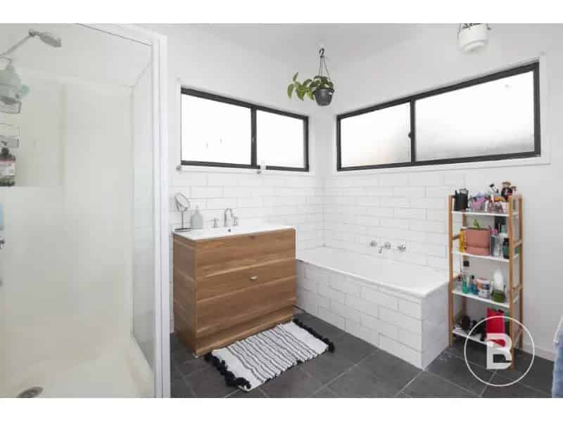 Charming 4-Bedroom Home In Fantastic Family-Friendly Location