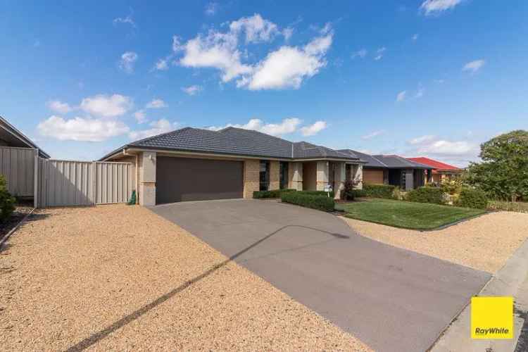 Lease 4 Bedroom House Bungendore with Modern Features and Spacious Backyard