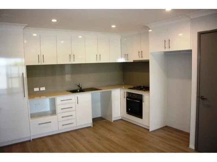 2 Bed 2 Bath Modern Apartment near Midland Gate