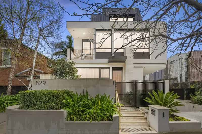 Apartment For Rent , 829, High Street, Melbourne, Victoria