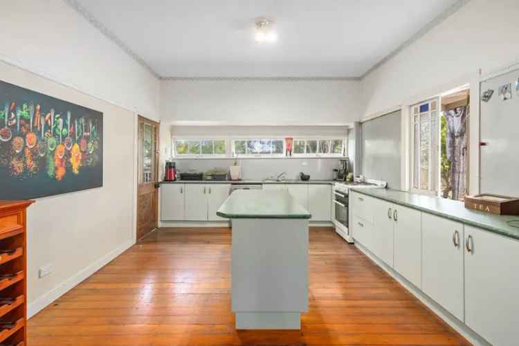 Charming Queenslander in Holland Park High Catchment