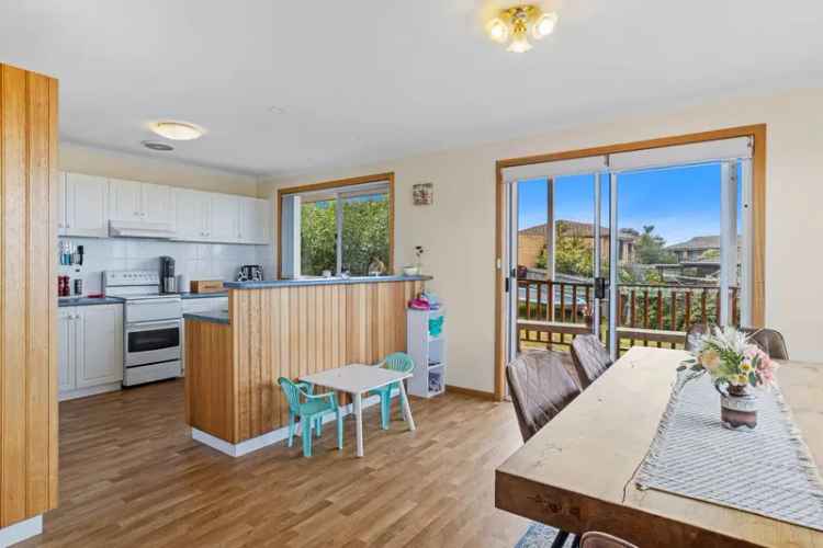 Lease Family Home with Water Views in Blackmans Bay Tasmania