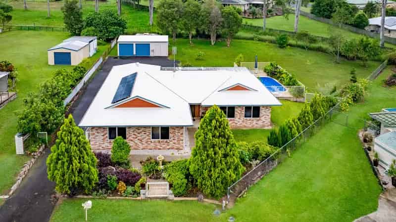 Half Acre with Pool and Shed in Quiet Leafy Cul-De-Sac