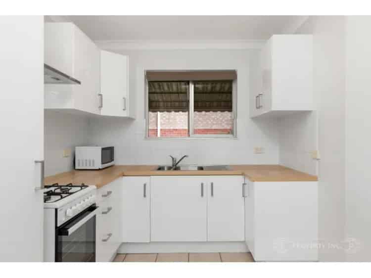 Recently Renovated 3 Bedroom Unit Available Now!