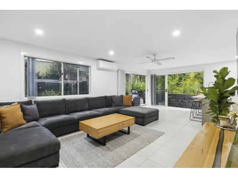 Modern Jetty Townhouse!