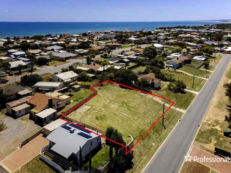 Land For Sale in Geraldton, Western Australia