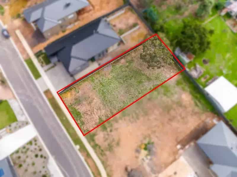 McKenzie Hill Titled Block With Stunning Views
