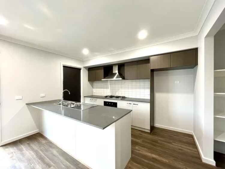 Brand New Home in Popular Mt Atkinson Estate, Truganina - 3 bedrooms 2 bathroom