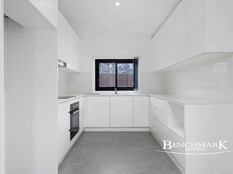 3 Bedroom House 173m2 Sydney Renovated Home Near Public Transport