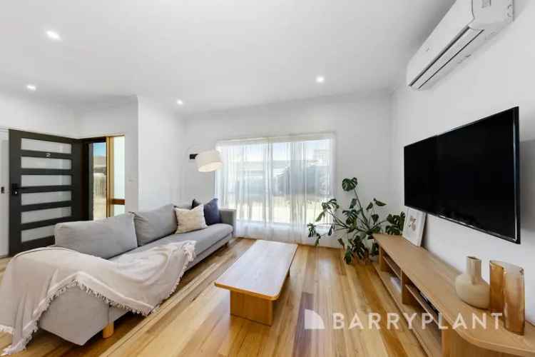 Contemporary Townhouse near St Albans Station