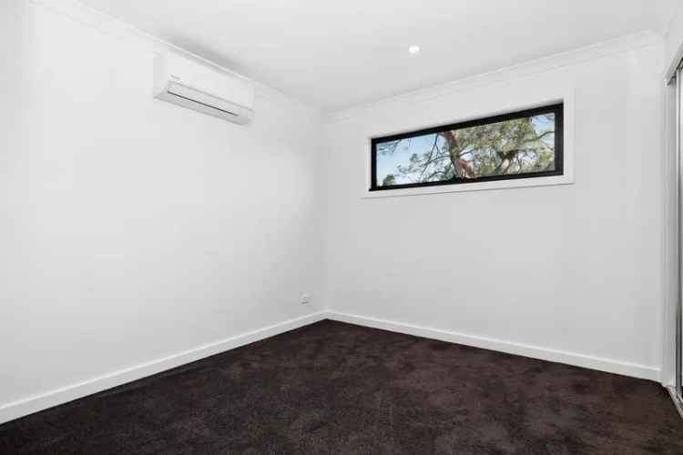 4 rooms apartment of 250 m² in Melbourne