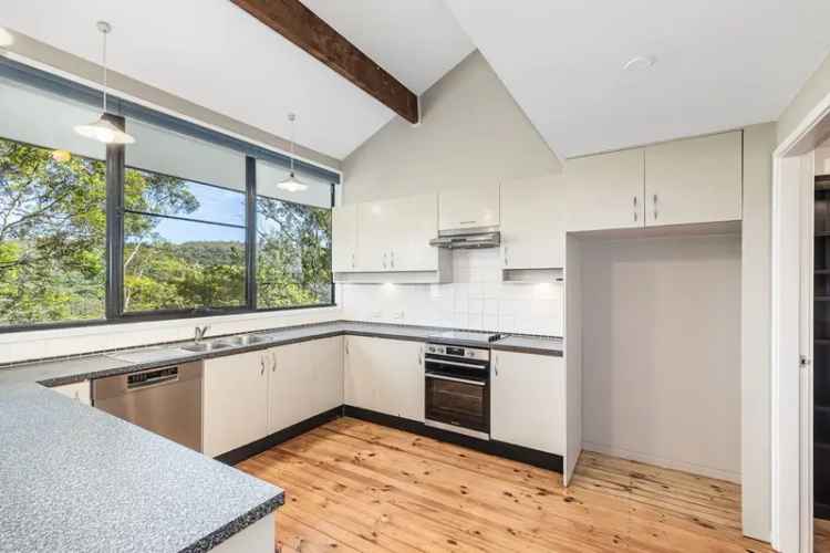 4 Bedroom House 302m² Sydney Sweeping Views