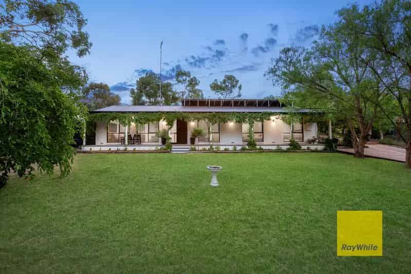 Private Family Retreat on 2000m2!