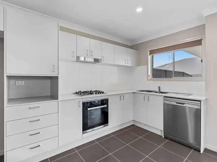 Lease Two Bedroom Duplex in Cessnock with Modern Features