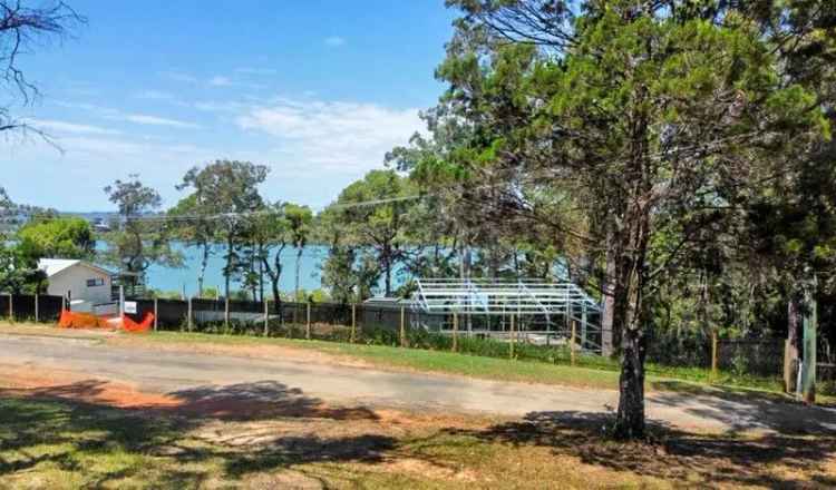 Stunning water views and dual access: walk to the beach