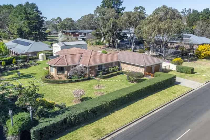 Buy Family Home in South Hill with Spacious Garden and Modern Kitchen