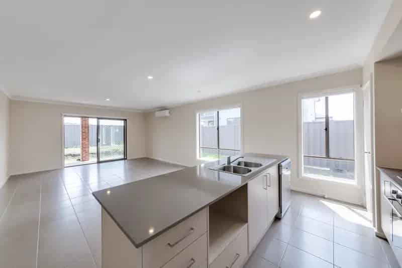 Family Living in the Heart of Aspect Greenvale