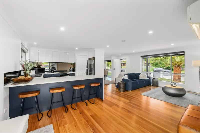 MODERN FAMILY LIVING IN THE HEART OF MOUNT WARREN PARK