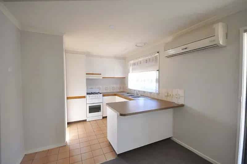 Rent Block of Units with Enclosed Courtyard Close to Schools and Parks