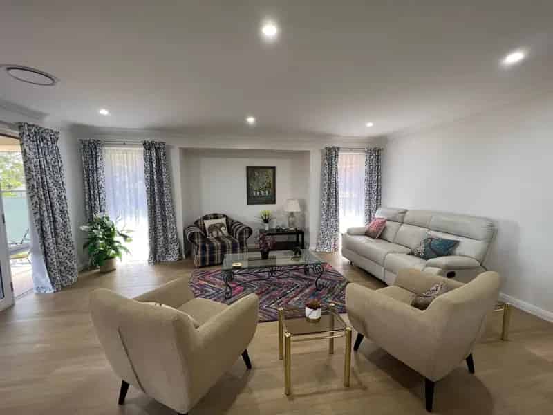 37 Reid Street, Parkes NSW 2870 - House For Lease