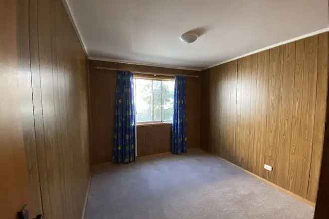 House For Sale in Warracknabeal, Victoria