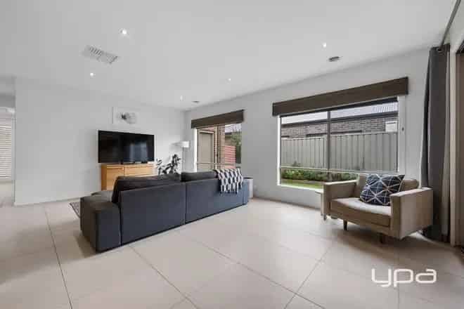 House For Sale , 8, Cassinia Boulevard, Shire of Moorabool, Victoria