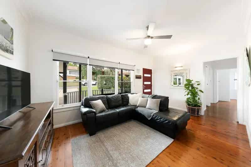 Real Estate For Sale - 41 Jennifer Street - Charlestown , NSW