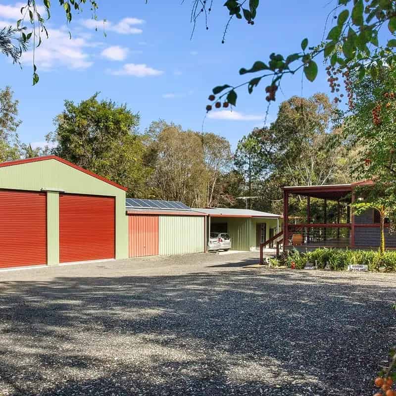 EXTENDED FAMILY LIVING SEMI-ACREAGE LIFESTYLE!