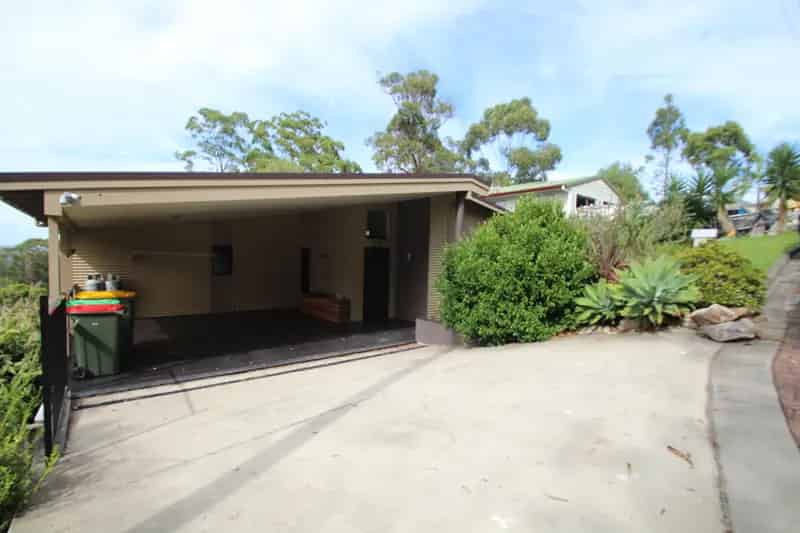 Spacious 4-Bedroom Home for Lease in the Heart of Maclean