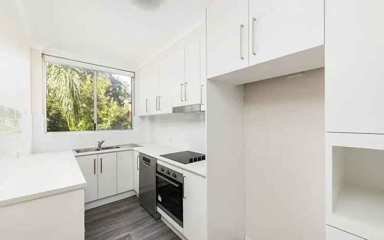 Renovated 2 Bedroom Apartment Crows Nest NSW