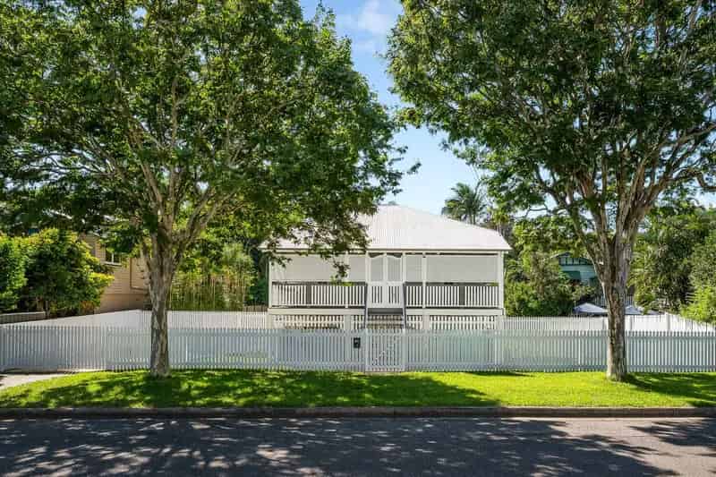 1920s Charm in a Picturesque Position Backing onto Wembley Park