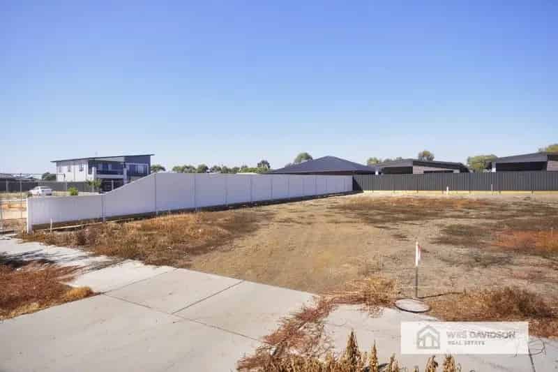 Build Your Dream Home on a Premium Block in Mclean Drive
