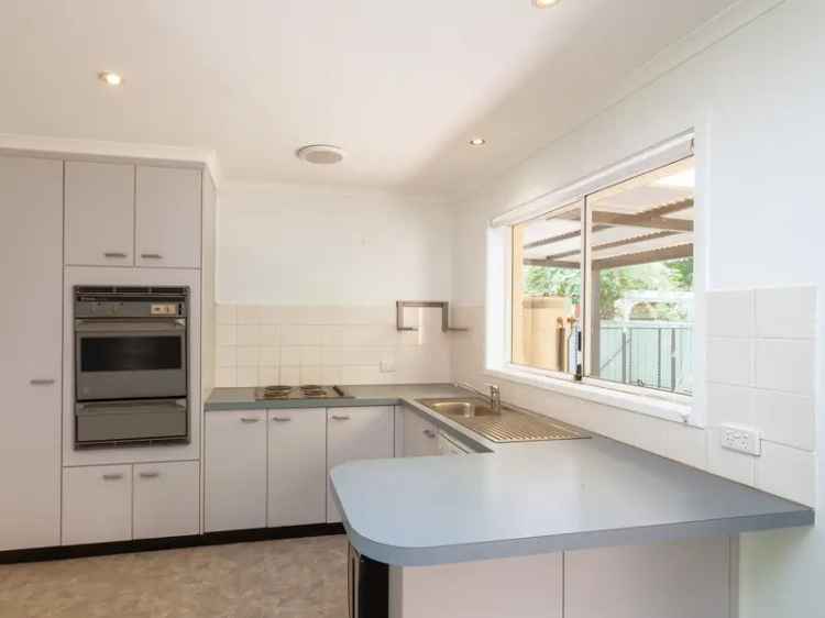 House For Rent in District of Tuggeranong, Australian Capital Territory