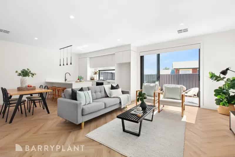 SMART LIVING, SMARTER INVESTMENT, THE STABLES.