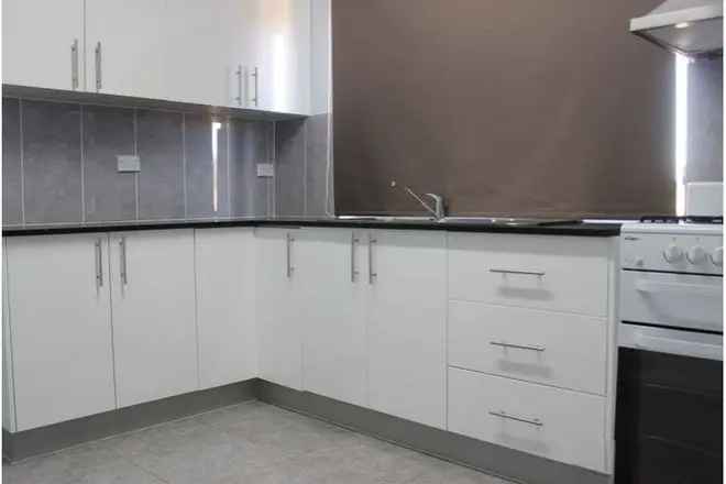 Updated 3 Bedroom Home Near Campbelltown CBD