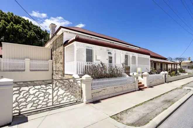 1920s 4-Bedroom Heritage Home: Timeless Elegance in a Central Location