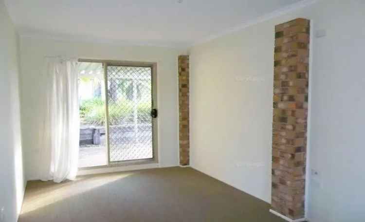 3 Bed Family Home For Lease in Crestmead