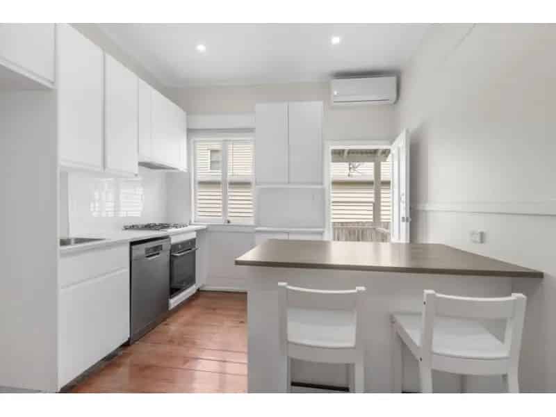 Renovated, Air Conditioned, Gas Cooking