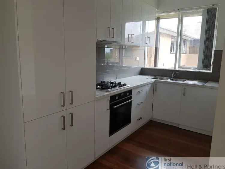 3 Bedroom House 173m² Melbourne Spacious Family Home