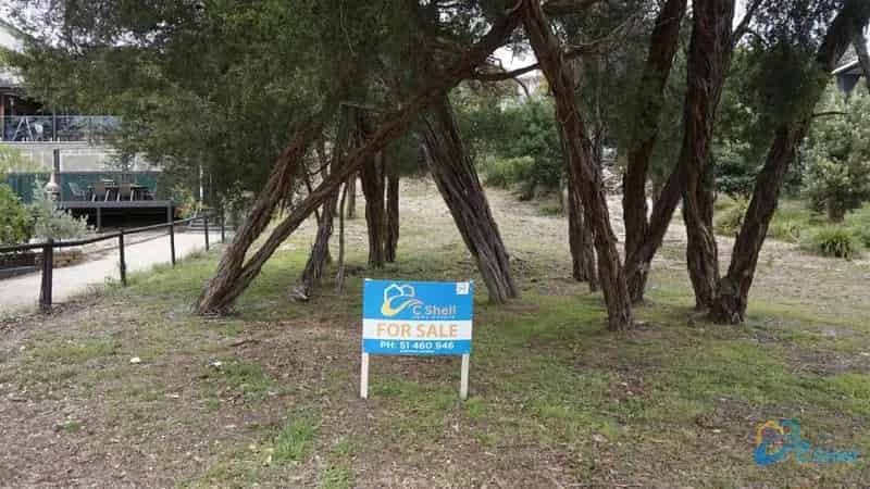Buy land in Seagull Drive with great proximity to lake and boat ramp