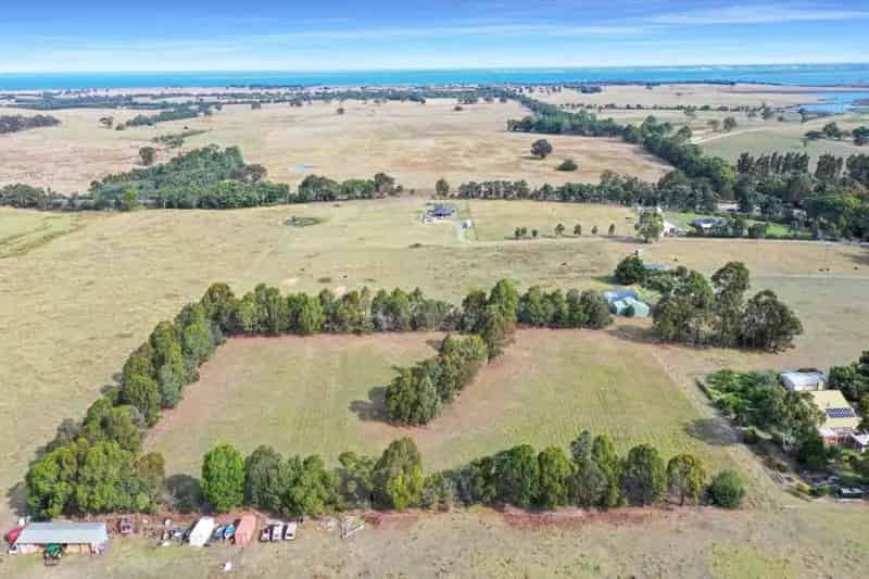 Buy Rural Property 5.2 Acres Near Nicholson with Endless Potential