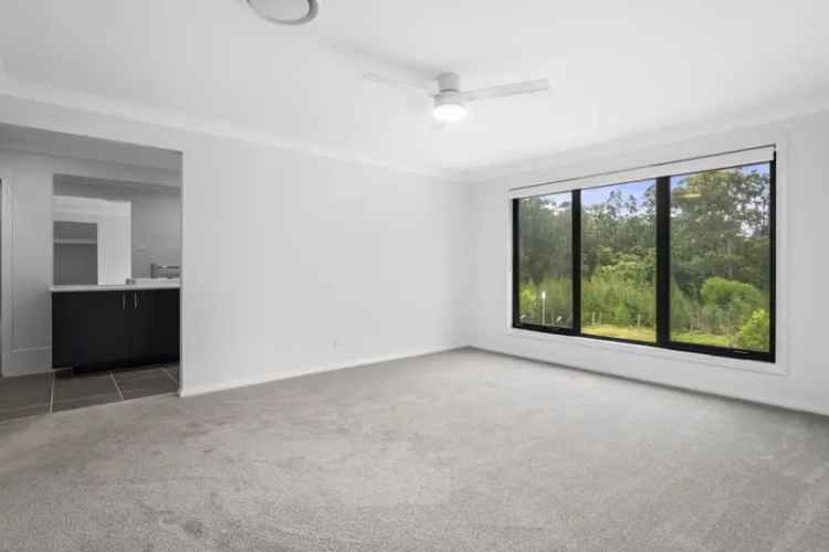 Lease Stunning Brand New Family Home in Wadalba with Modern Features