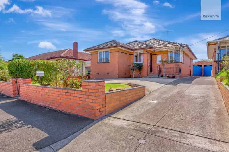 3 rooms house of 215 m² in Melbourne