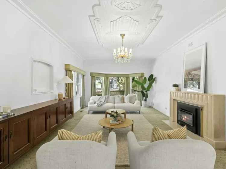 Art Deco Charm - Family Home in Prime Newtown Location