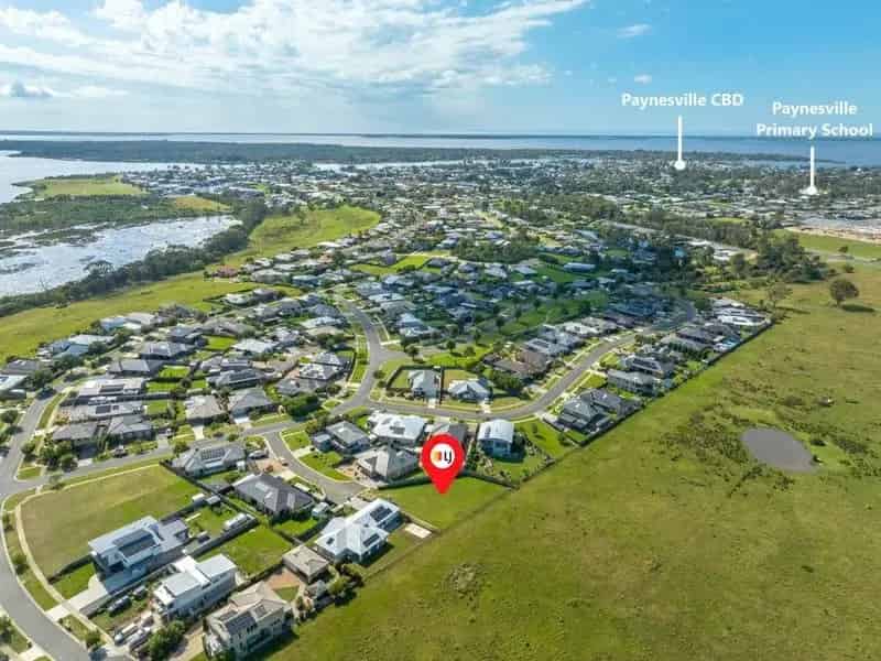 Buy land in Eagle Bay Village with spacious 865m2 allotment