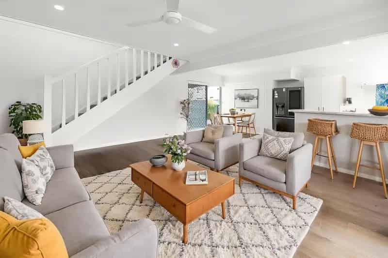 End Townhouse with Large Wrap-Around Courtyard