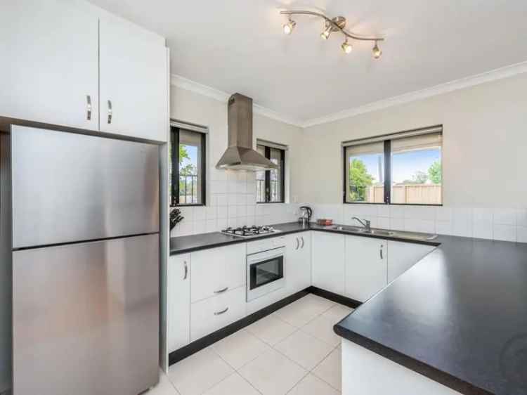 Mandurah Townhouse 3x2 Near Foreshore Modern Low Maintenance